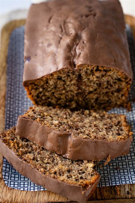 verschiedene versionen des schokoladenkuchens, vegan, mit nuss, mit weißer schokolade