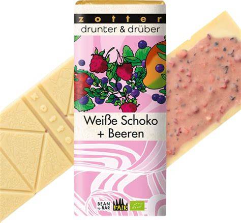 verschiedene weiße Schokoladen-Tartes mit Beeren