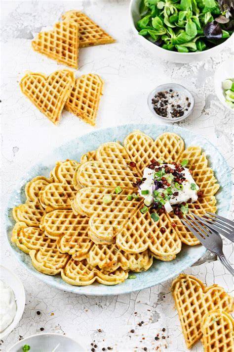 wahlweise süße und herzhafte Toppings zu Airfryer-Waffeln