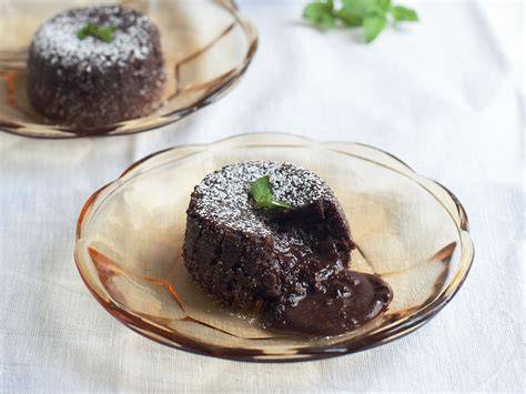 warmer Schokoladenkuchen mit Lindor Kugel
