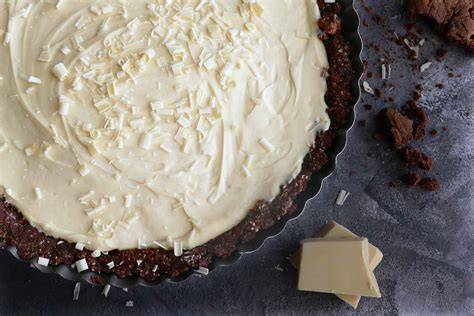 weiße Schokoladen-Tarte mit Mascarpone und Schokotropfen