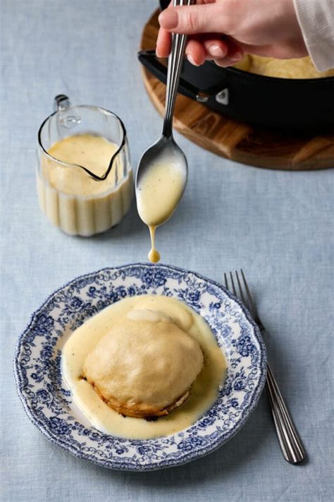 winterliches Bratapfeldessert mit Vanillesoße