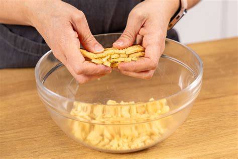 zubereitungsschritte ricotta abtropfen, kekse zerbröseln, eier trennen